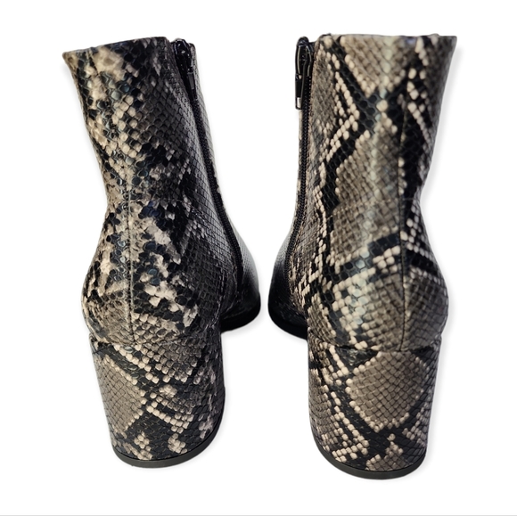 NWOB Madden Girl Dafnii Snake Print Ankle Boots Women's Size 6.5 Gray Black - Picture 6 of 9